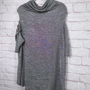 Cato Women's Size 18/20 Cold Shoulder Knit Top